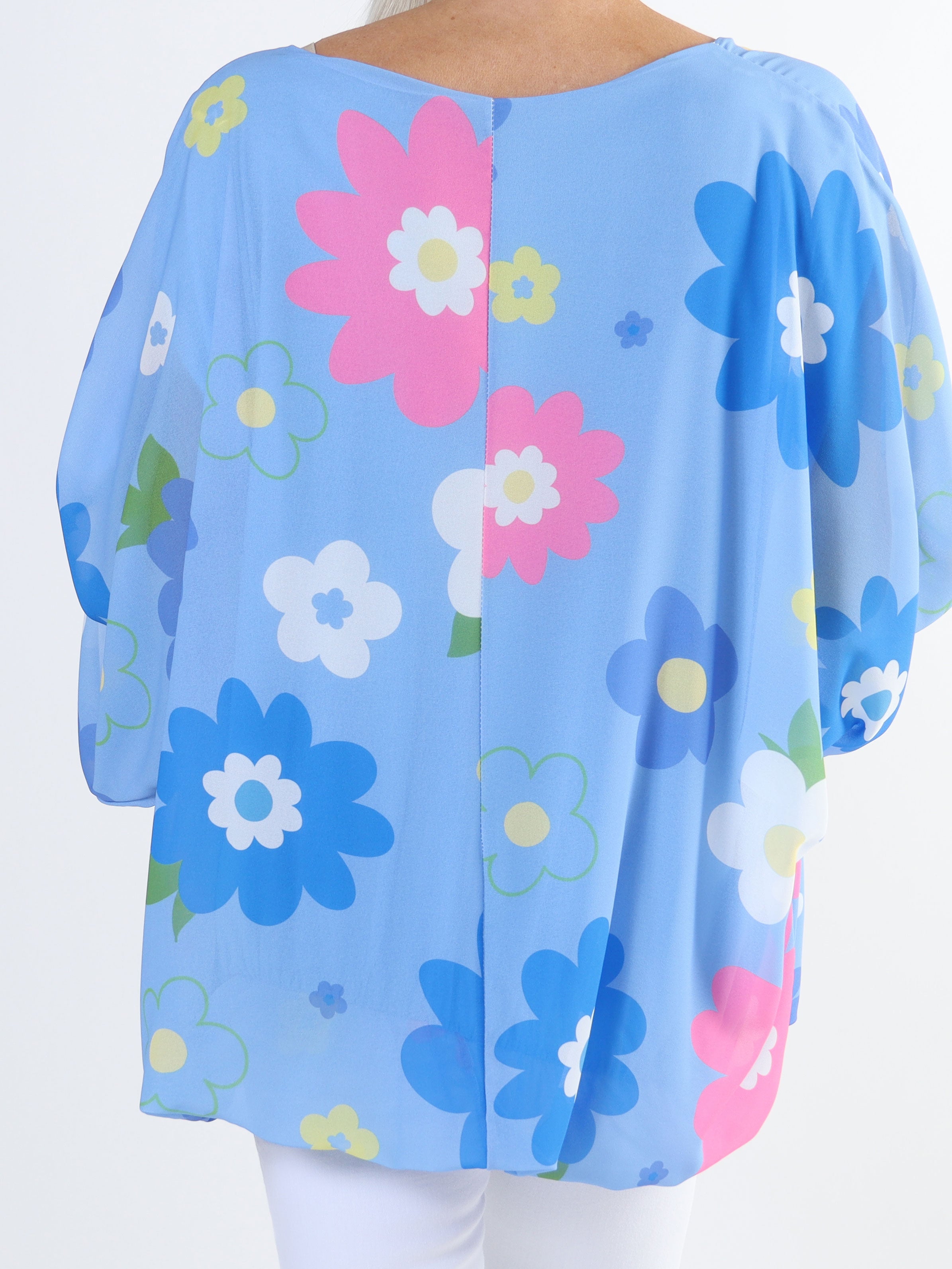 Destiny Flower - Plus size bluse i chiffon med blomstermotiver
